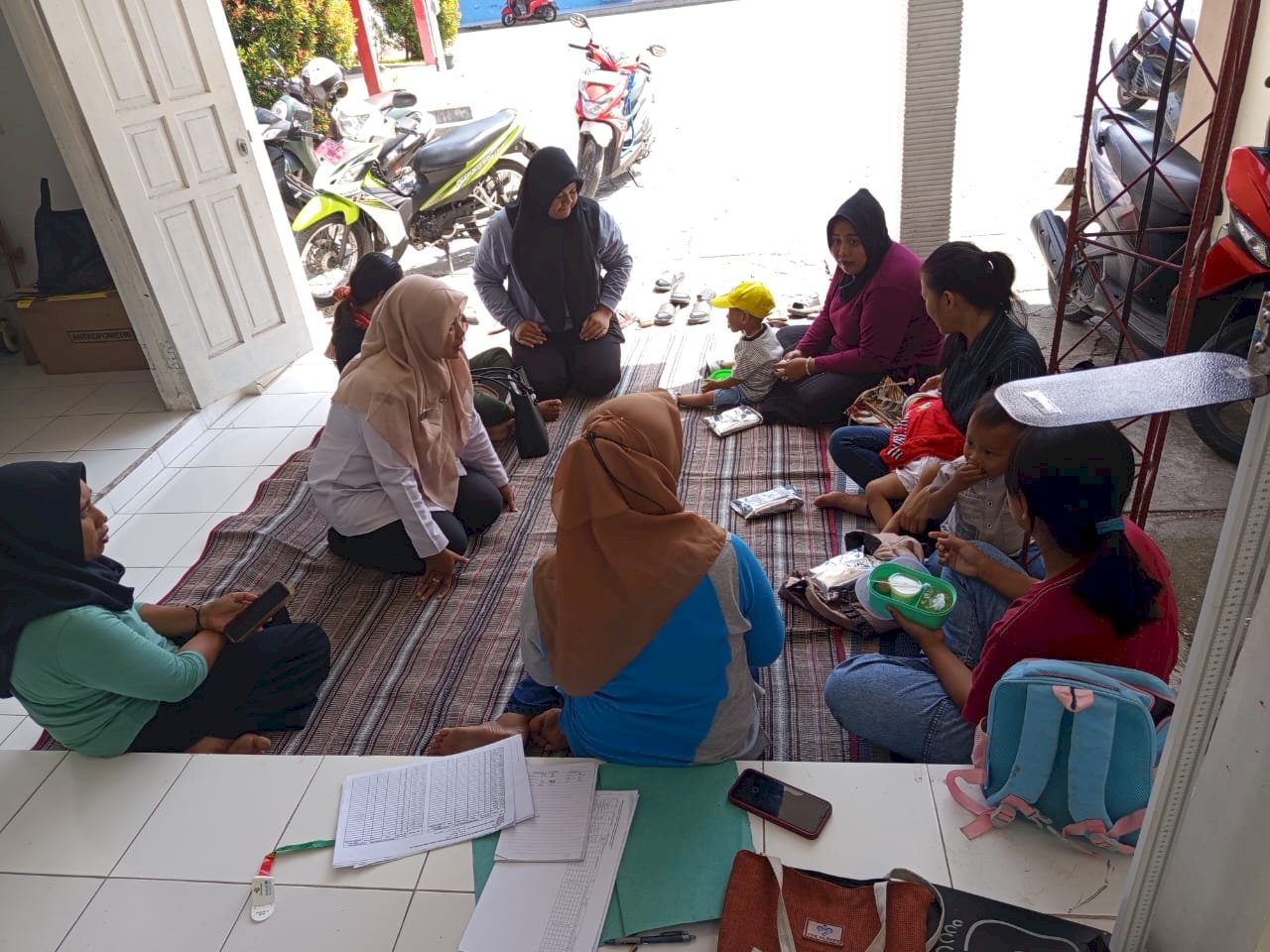 MONEV MINGGUAN DAN MAKAN BERSAMA PMT TANGGAL 27 AGUSTUS 2025 DI PKD DESA PLAWIKAN