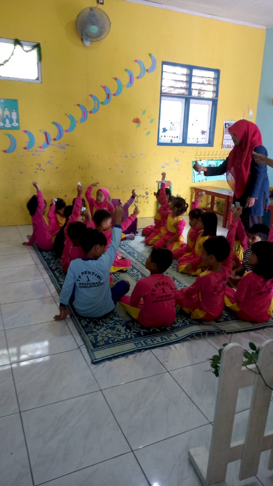PEMBAGIAN OBAT CACING DI TK PERTIWI 1 KRAGUMAN 4 APRIL 2026